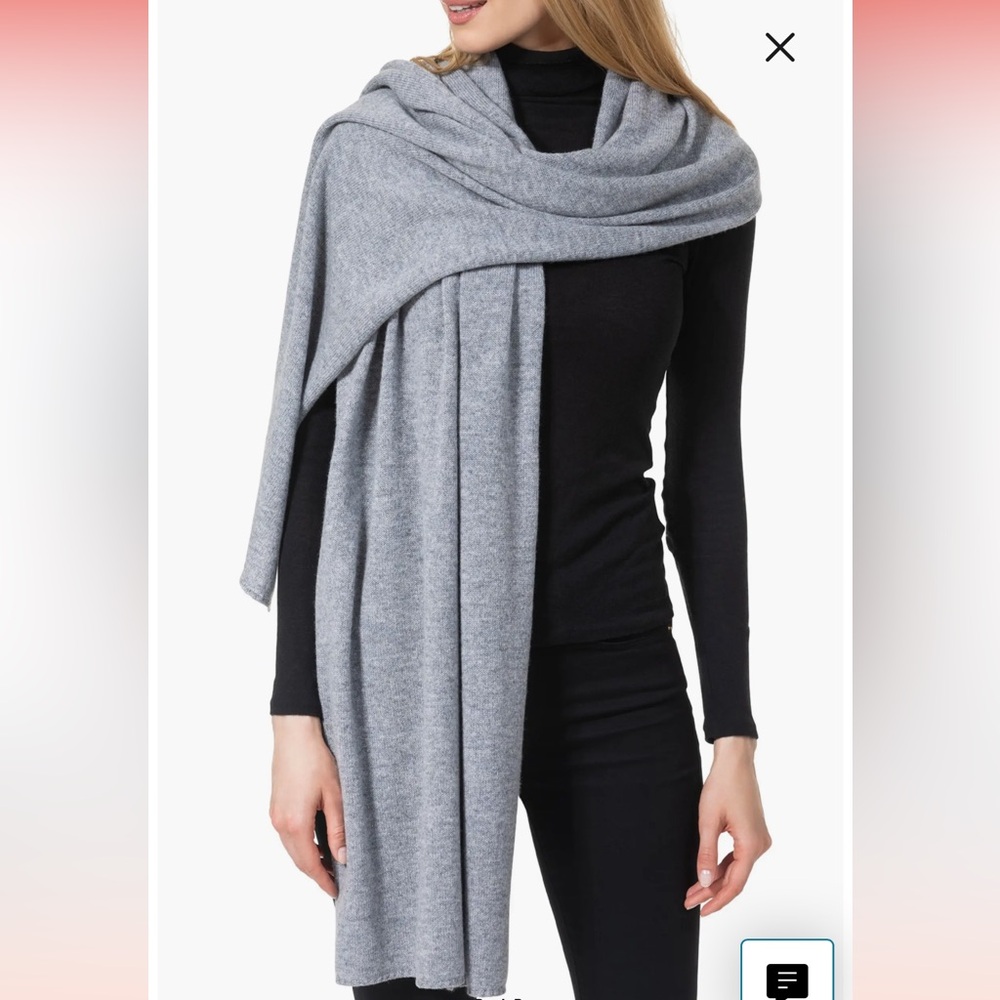 NWT amicale cashmere- 100% cashmere navy wrap
